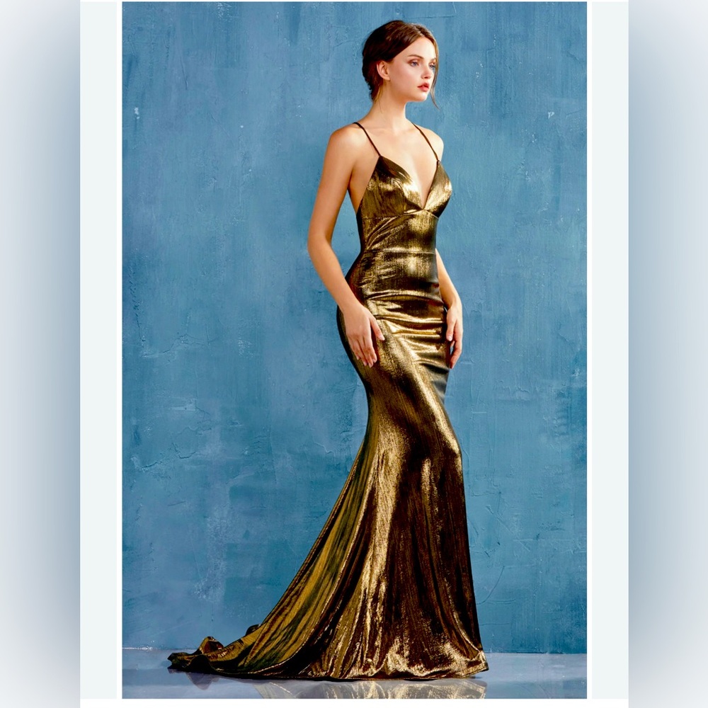 New without tags 
Mac Duggal 8